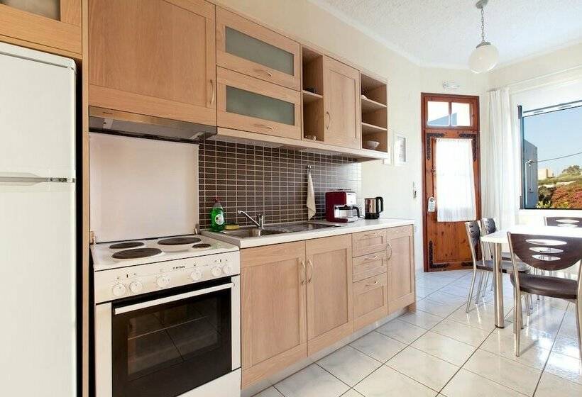 דירת 2 חדרים נוף לים, Giorgi S Blue Apartments