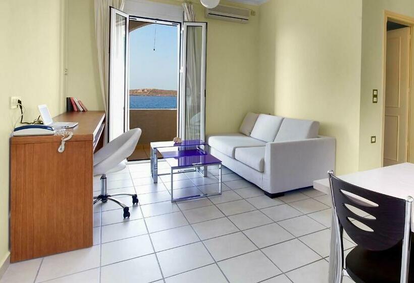 דירת חדר עם נוף לים ומרפסת, Giorgi S Blue Apartments