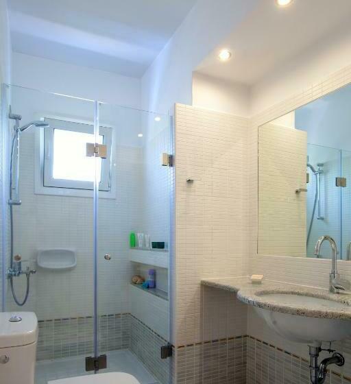 דירת חדר עם נוף לים ומרפסת, Giorgi S Blue Apartments