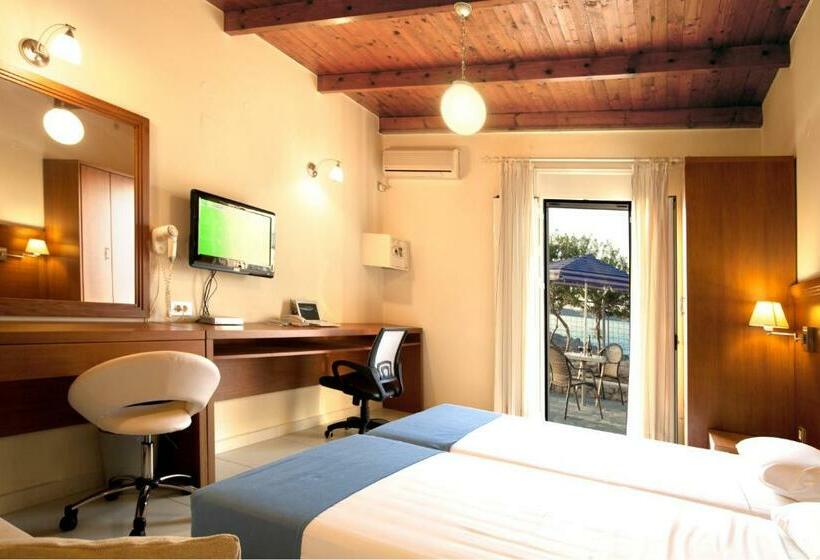 דירת חדר עם נוף לים ומרפסת, Giorgi S Blue Apartments