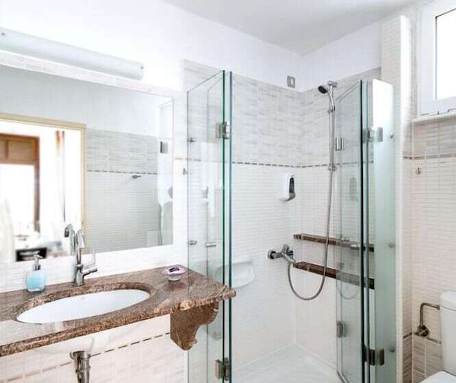 דירת חדר עם נוף לים ומרפסת, Giorgi S Blue Apartments