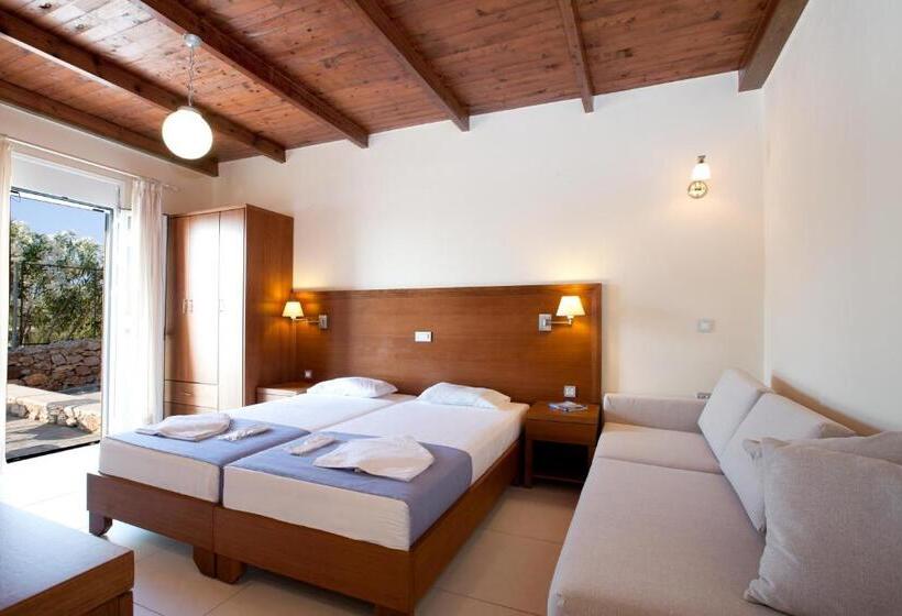 דירת חדר עם נוף לים ומרפסת, Giorgi S Blue Apartments