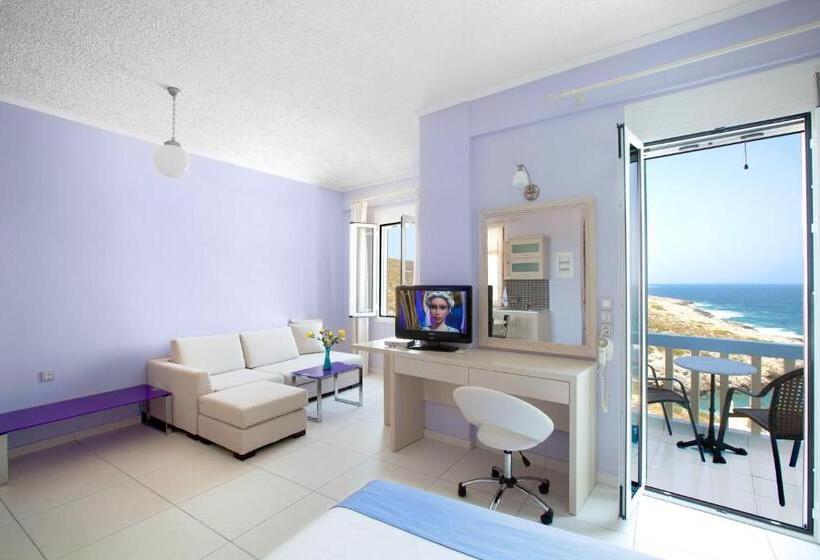 דירת חדר עם נוף לים ומרפסת, Giorgi S Blue Apartments