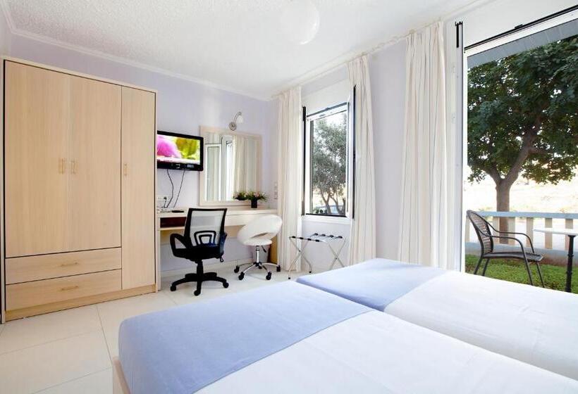 דירת 2 חדרי שינה בצד עם נוף לים, Giorgi S Blue Apartments