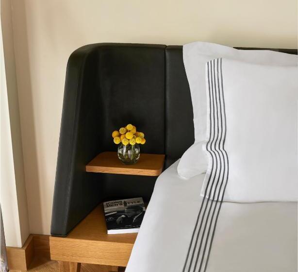 غرفة ديلوكس سرير كينج, Hollywood Volume, A Tribute Portfolio