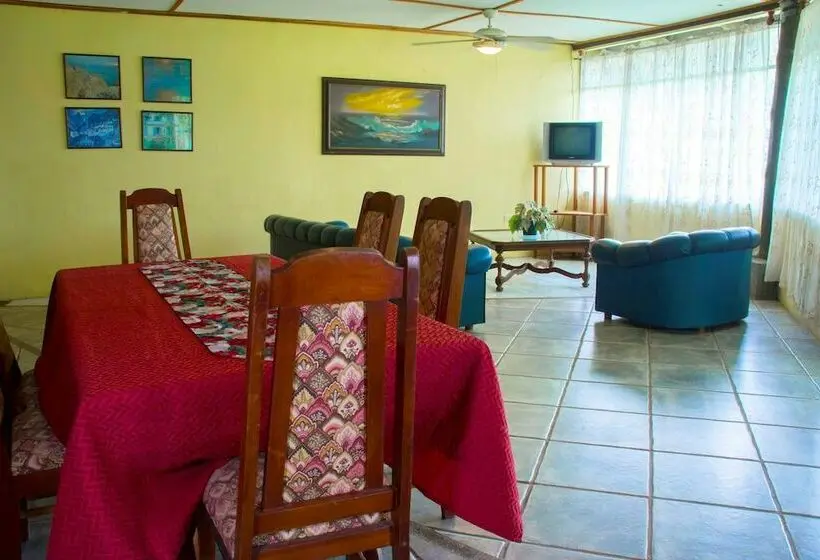 ツーベッドルーム ヴィラ, Valley View Lodge Finca Huetares