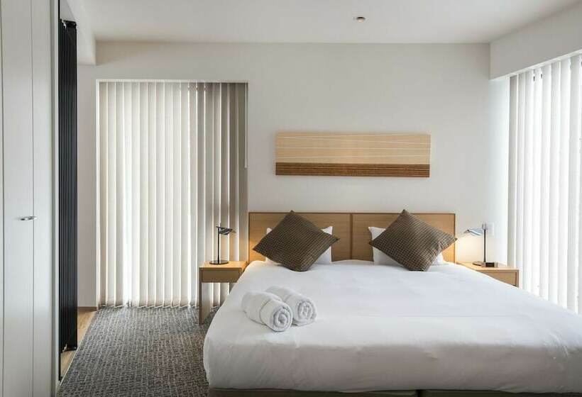 Apartament 5 Dormitoris, Kozue