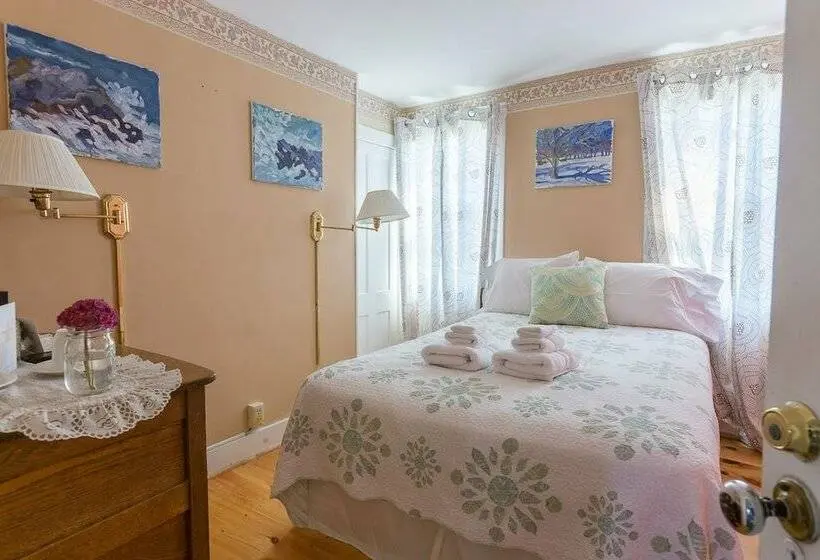 バス共有のスタンダードルーム, Block Island Accommodations