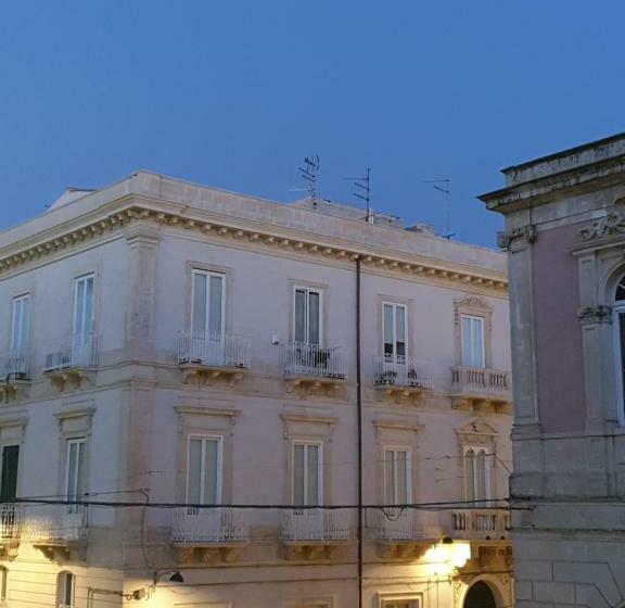 חדר סטנדרט לשלושה עם מרפסת, Varcortigia Bed And Breakfast