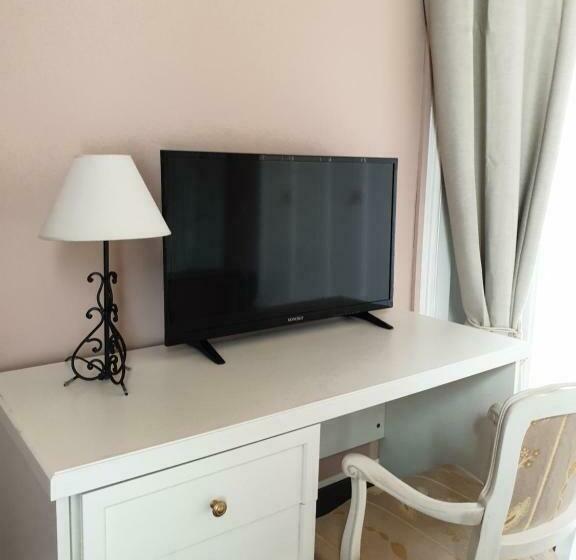 חדר סטנדרט לשלושה עם מרפסת, Varcortigia Bed And Breakfast