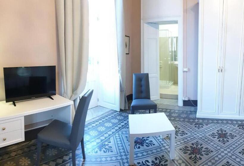 חדר סטנדרט לשלושה עם מרפסת, Varcortigia Bed And Breakfast