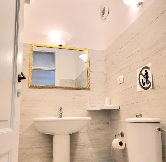 חדר סטנדרט לשלושה עם מרפסת, Varcortigia Bed And Breakfast