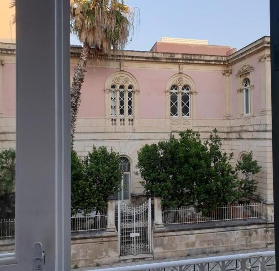 חדר סטנדרט לשלושה עם מרפסת, Varcortigia Bed And Breakfast