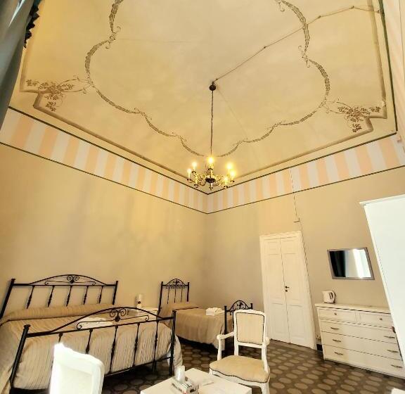 חדר סטנדרט לשלושה עם מרפסת, Varcortigia Bed And Breakfast