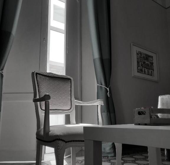 חדר סטנדרט לשלושה עם מרפסת, Varcortigia Bed And Breakfast