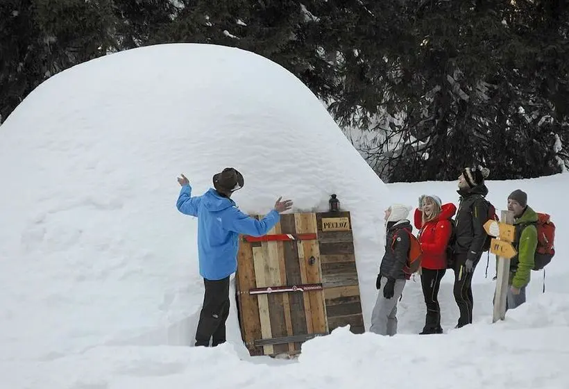 キャビン, Eco Bivouac Village D Igloo   Campground