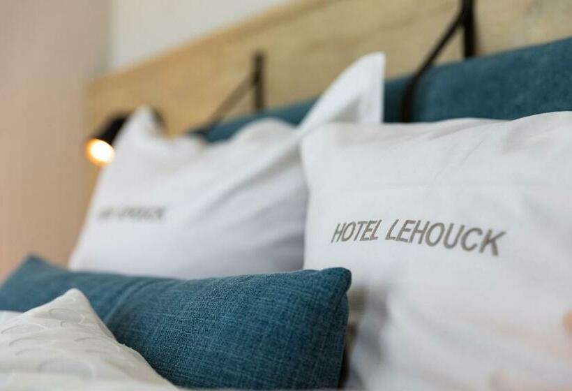 חדר סטנדרט לשלושה עם מרפסת, Lehouck