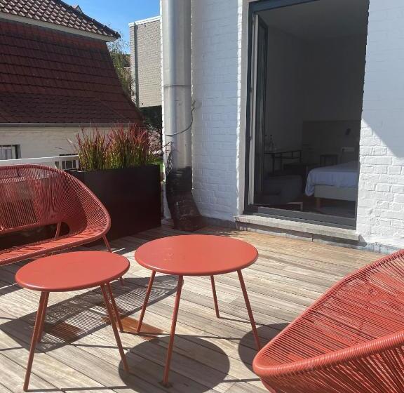 חדר לארבעה סטנדרטי עם מרפסת, Lehouck