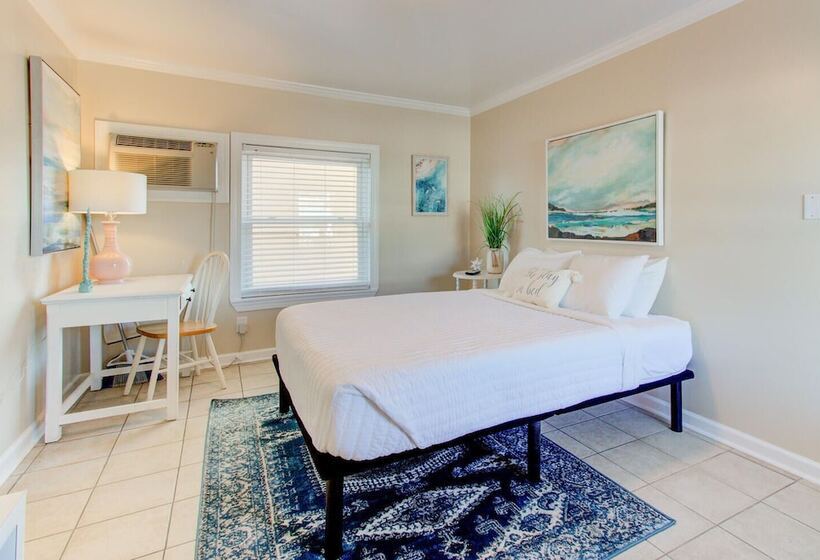 إستوديو قياسى سرير مزدوج, Seawitch Motel