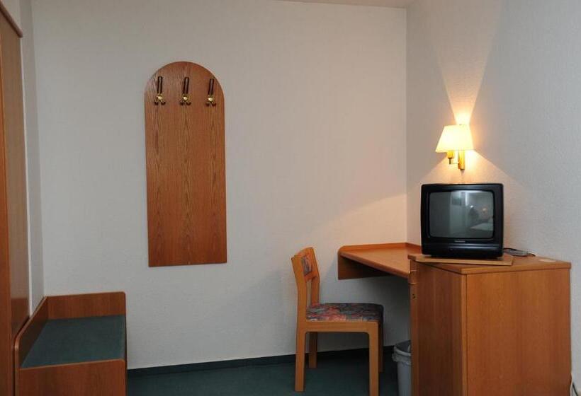 غرفة قياسية ثلاثية, Gasthof Richebächli