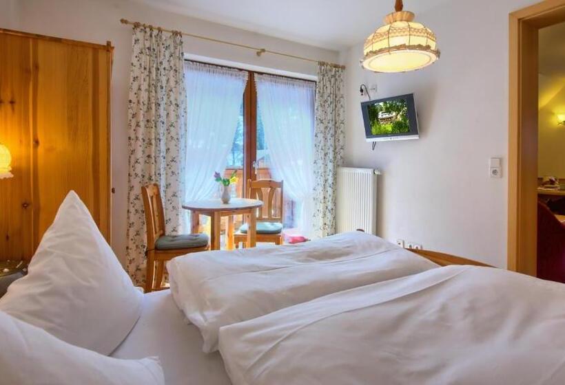 Апартаменты 2 Спальни, Schwarzwald Hotel Kraeutle