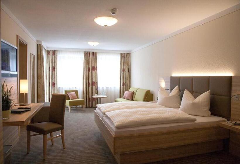 Suíte Júnior com Sacada, Strasshof