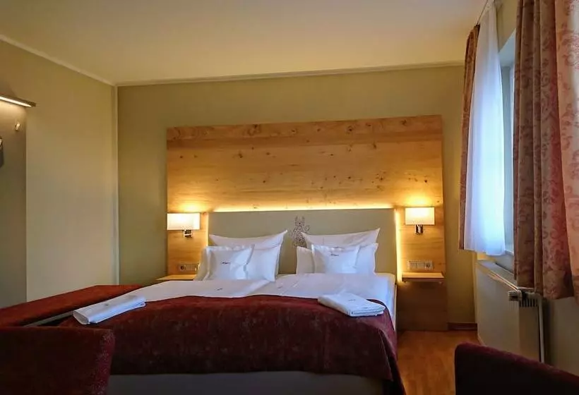 コンフォートルーム, Höger S Hotel & Restaurant