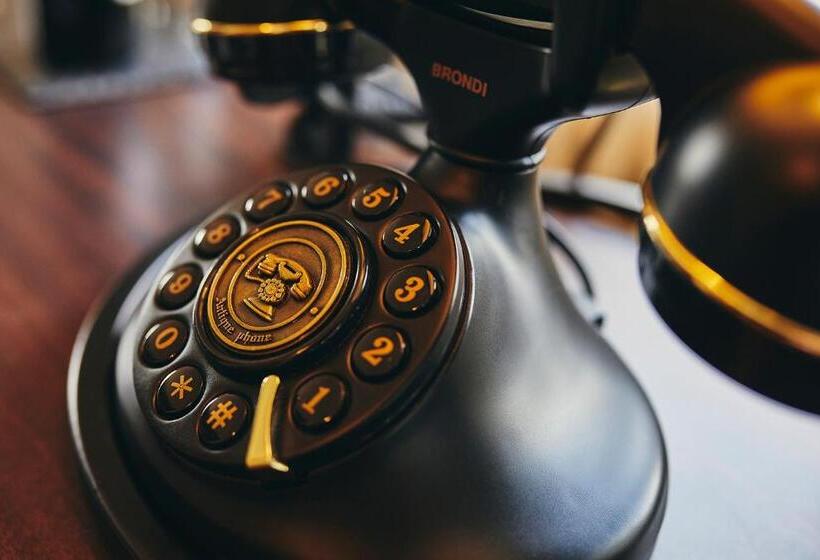 غرفة قياسية, Alte Schule