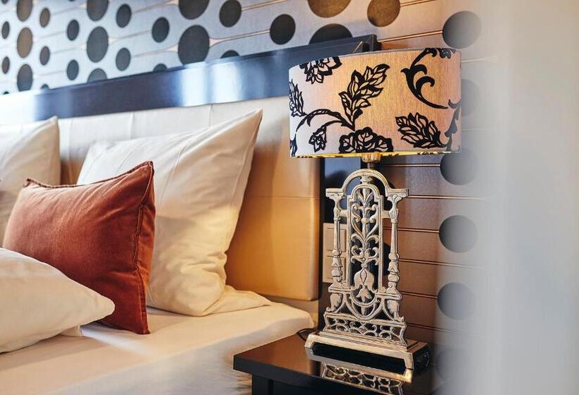 스탠다드 룸, Alte Schule