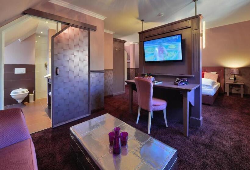 스위트, Alte Schule