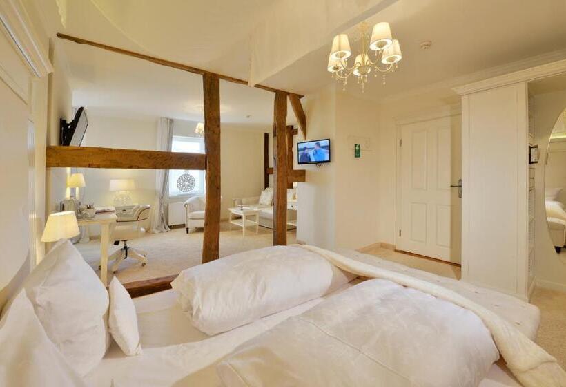 جناح, Alte Schule