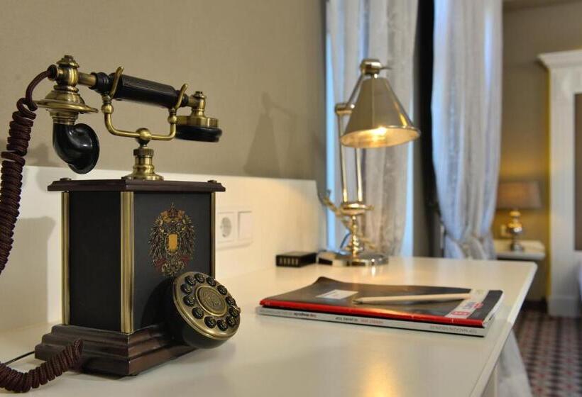 스탠다드 룸, Alte Schule