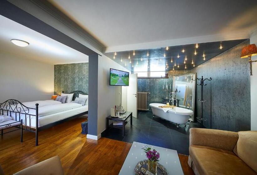 스위트, Alte Schule