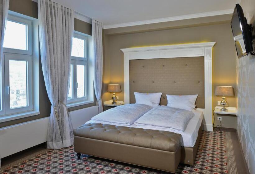 스탠다드 룸, Alte Schule