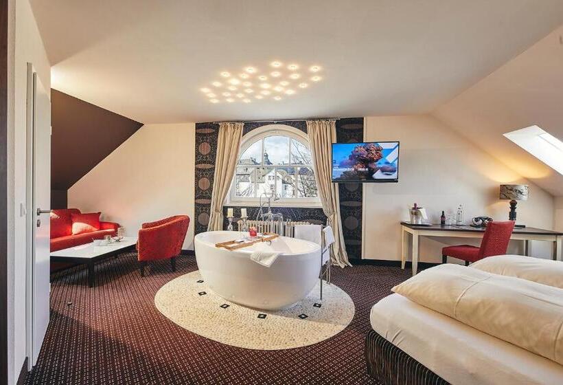 스위트, Alte Schule