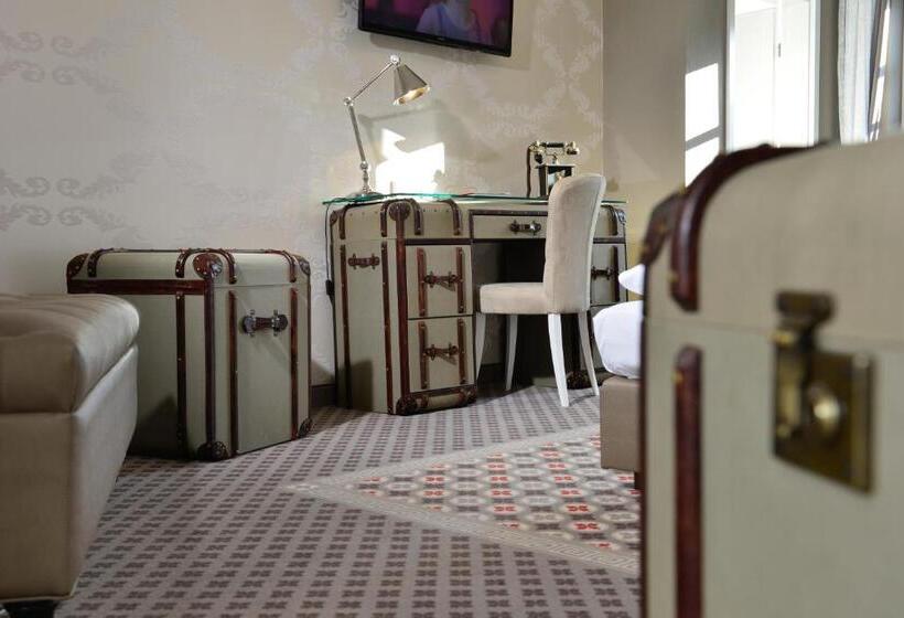 غرفة قياسية, Alte Schule