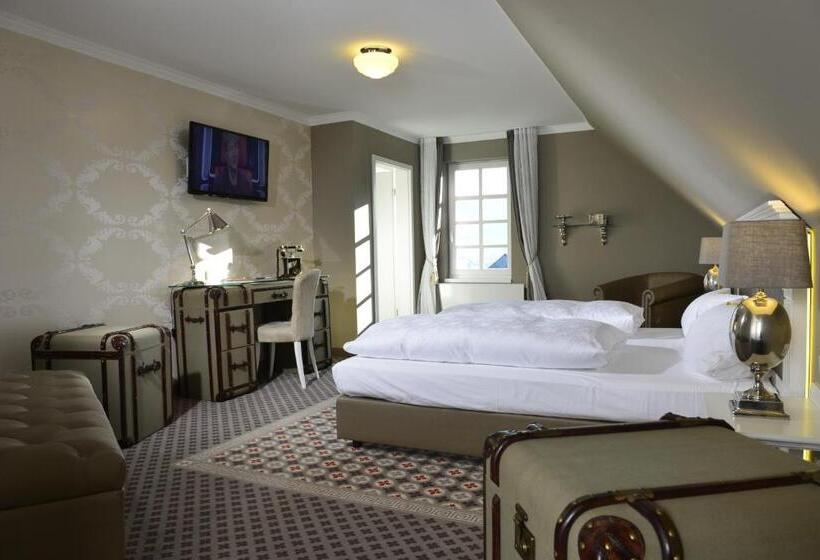 غرفة قياسية, Alte Schule