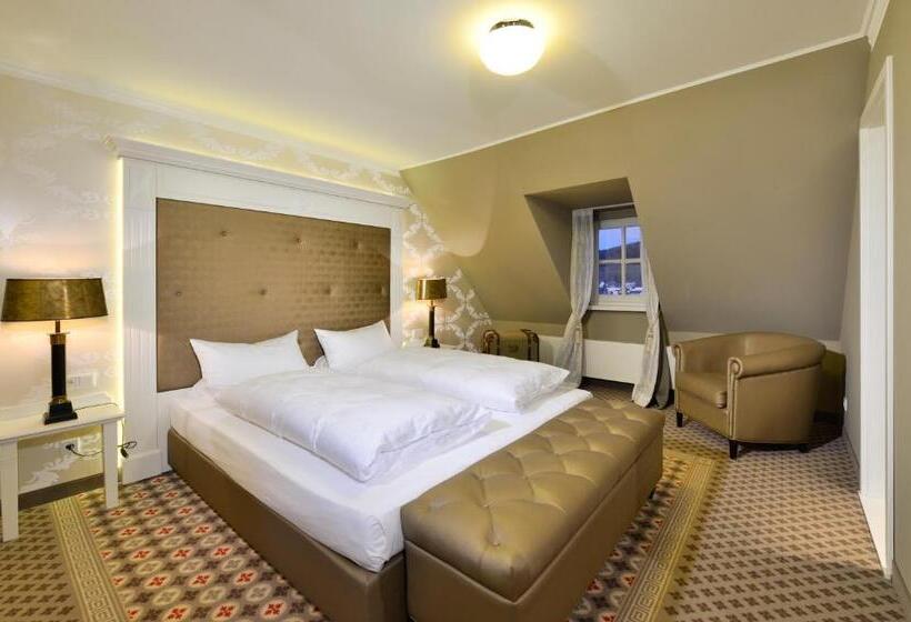 غرفة قياسية, Alte Schule