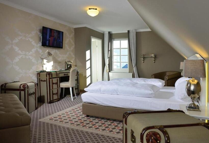 스탠다드 룸, Alte Schule