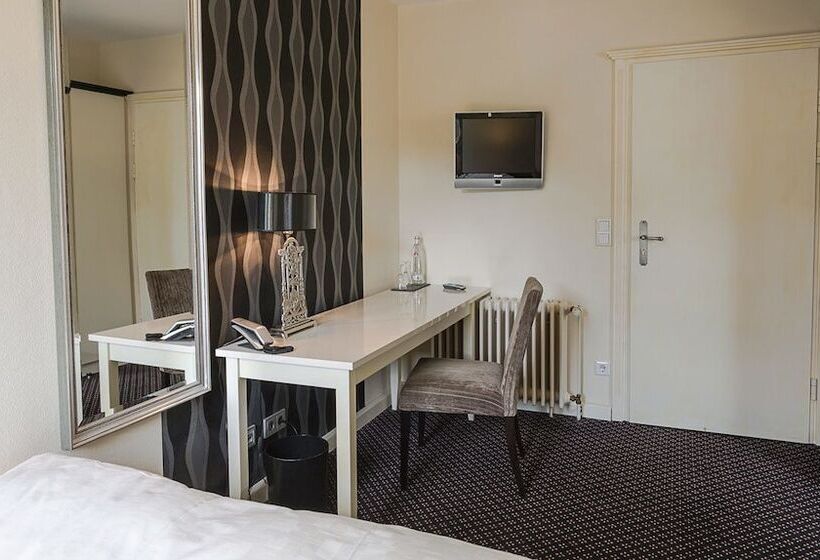 스탠다드 룸, Alte Schule