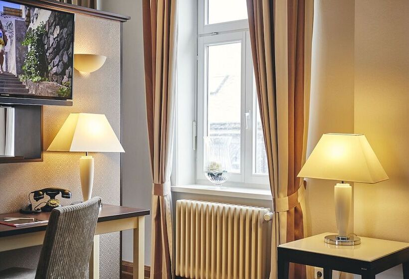 스탠다드 룸, Alte Schule