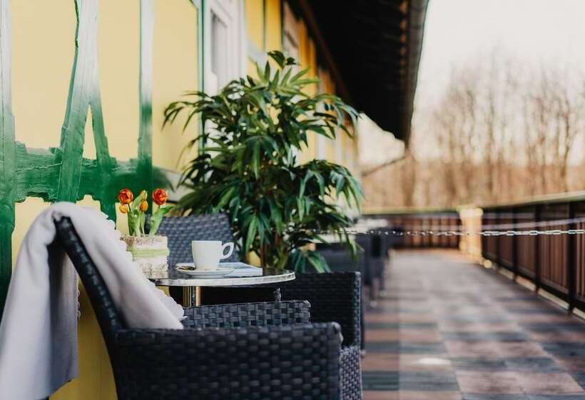 标准间带双人床, Am Schlehberg