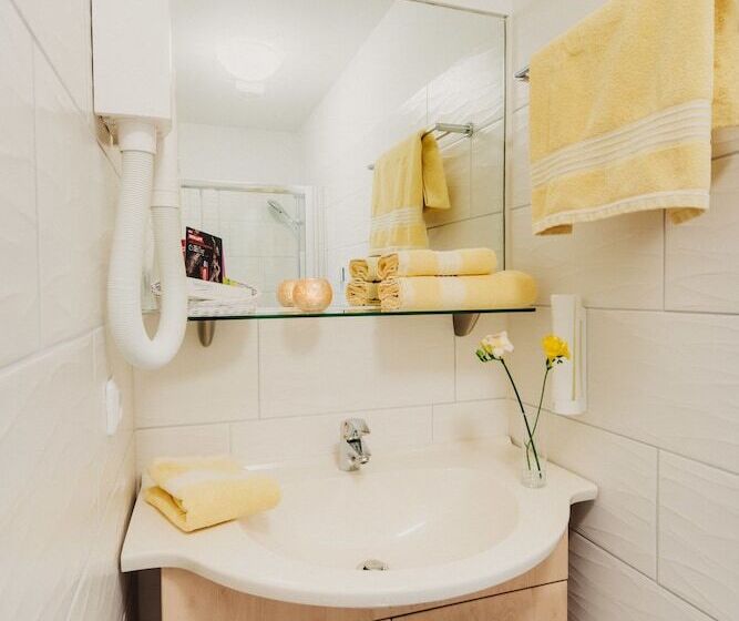 套房, Am Schlehberg