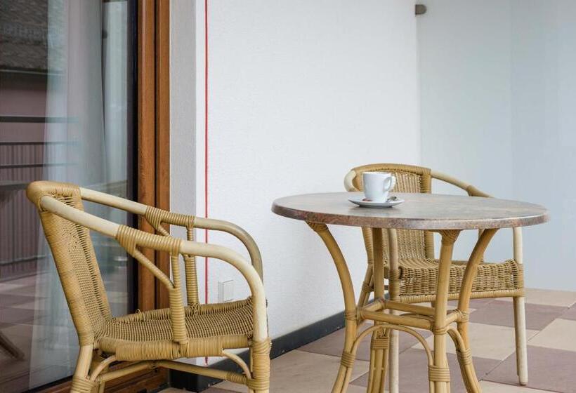 标准单人间, Bayrischer Löwe