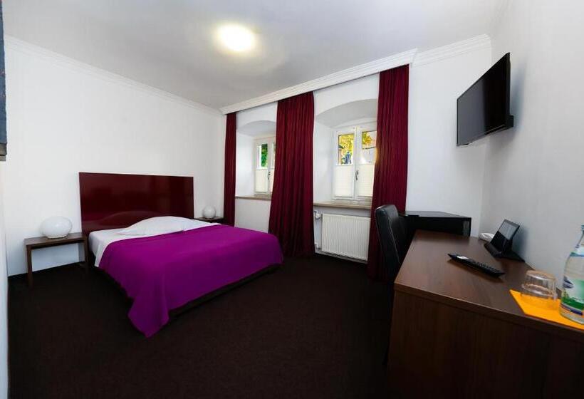 ダブルベッドのスタンダードシングルルーム, Bergbauer