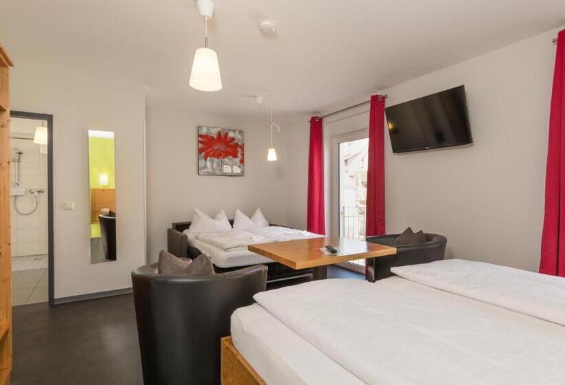 Четырехместный Номер Стандарт, Demling