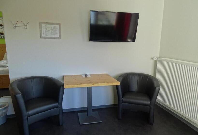 Четырехместный Номер Стандарт, Demling