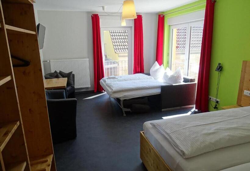 Четырехместный Номер Стандарт, Demling