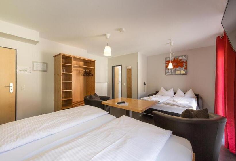 Четырехместный Номер Стандарт, Demling