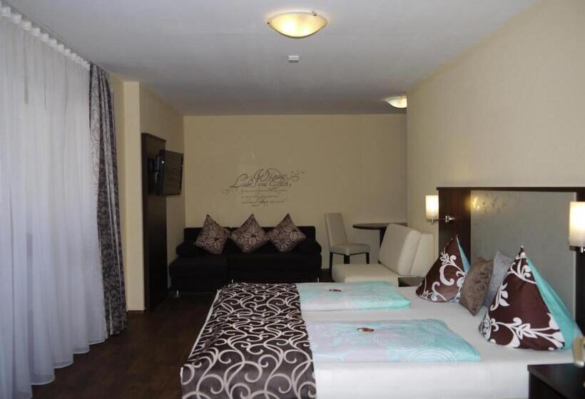 四人标准间, Engel